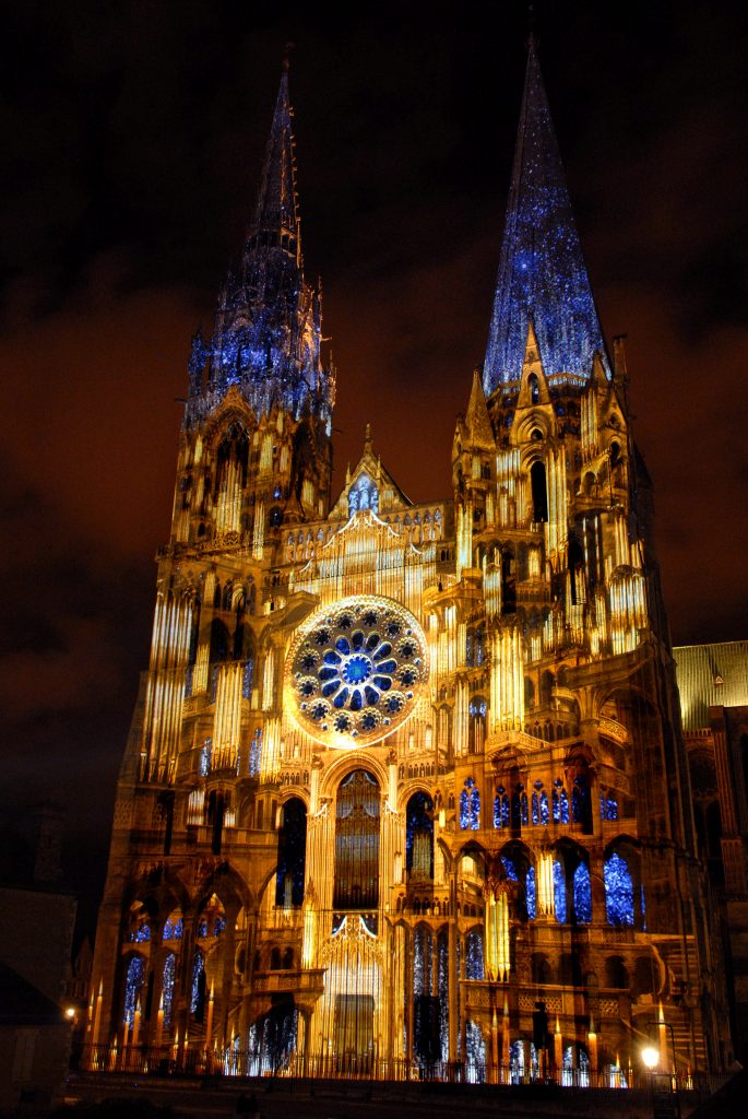 Chartres En Lumières Spectaculaires (1)