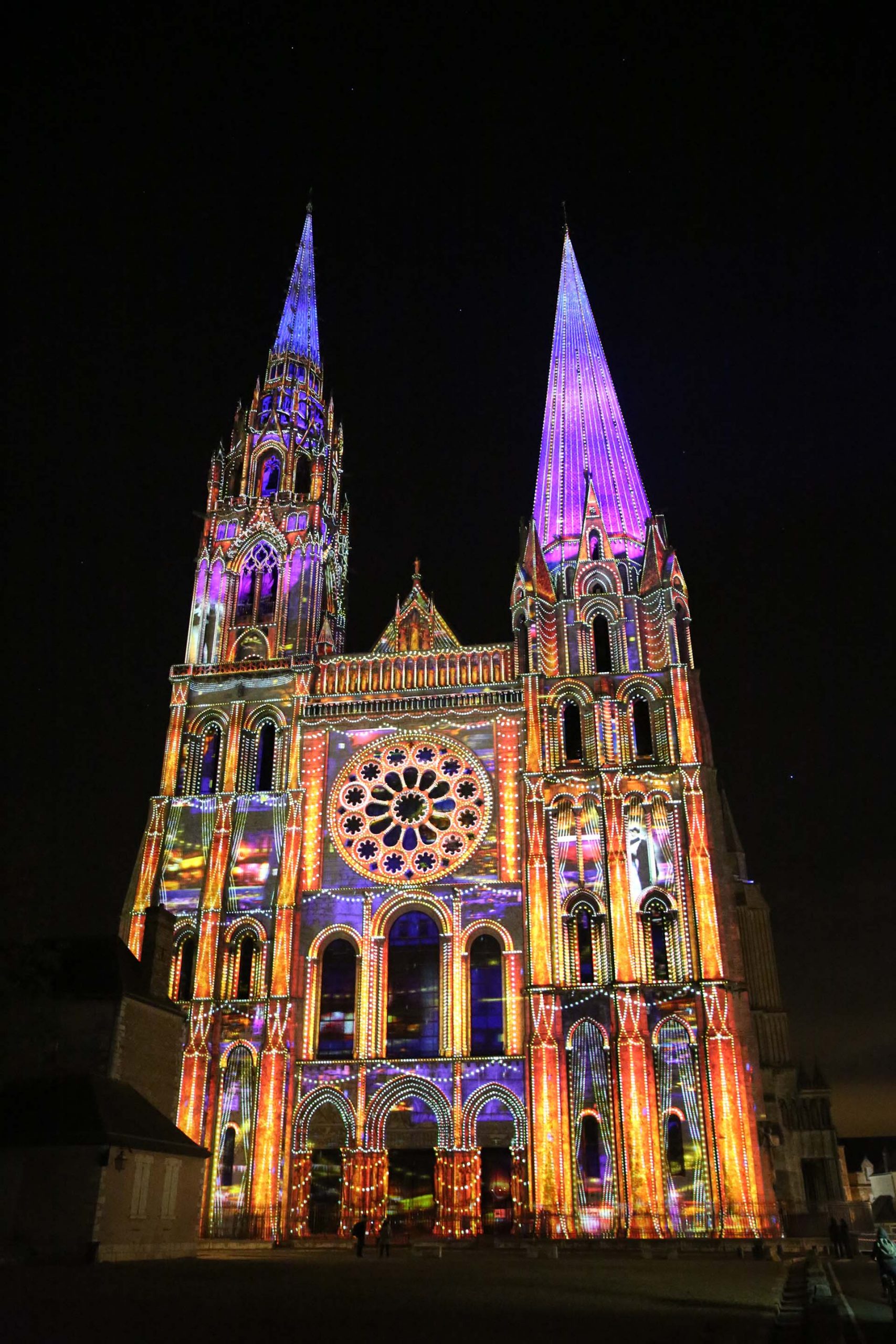 Mettre un cierge  Cathédrale de Chartres