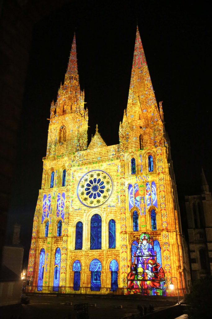 Chartres En Lumières Spectaculaires (5).jpg