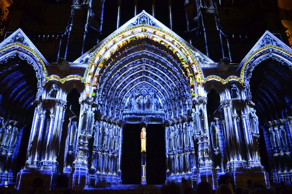 Chartres En Lumières Spectaculaires (9)