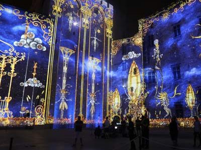 Palais Des Papes Avignon Spectaculaires Allumeurs D