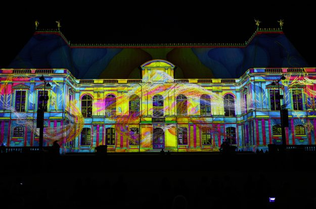 2025 07 Regards Parlement Spectaculaires