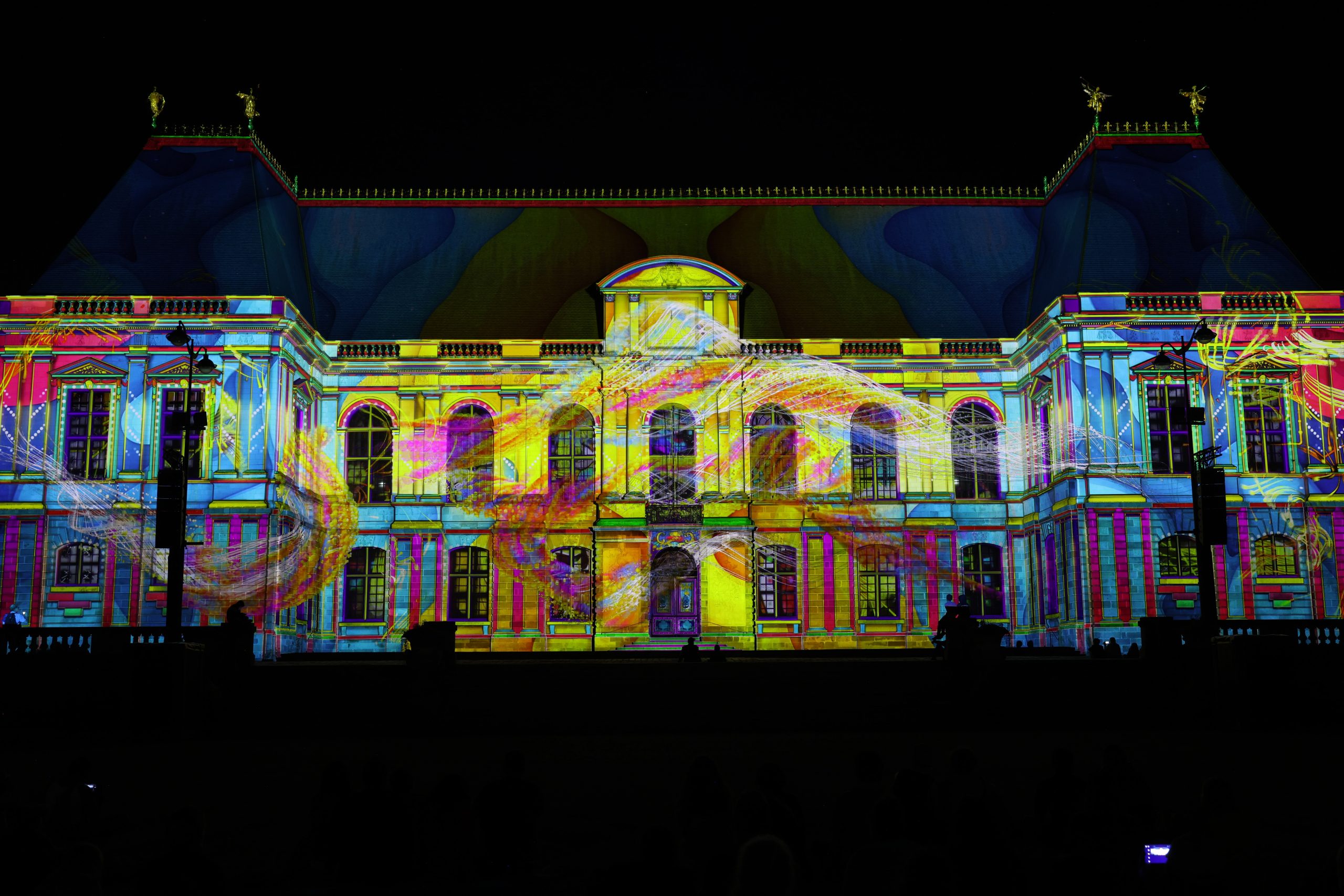 2025 07 Regards Parlement Spectaculaires